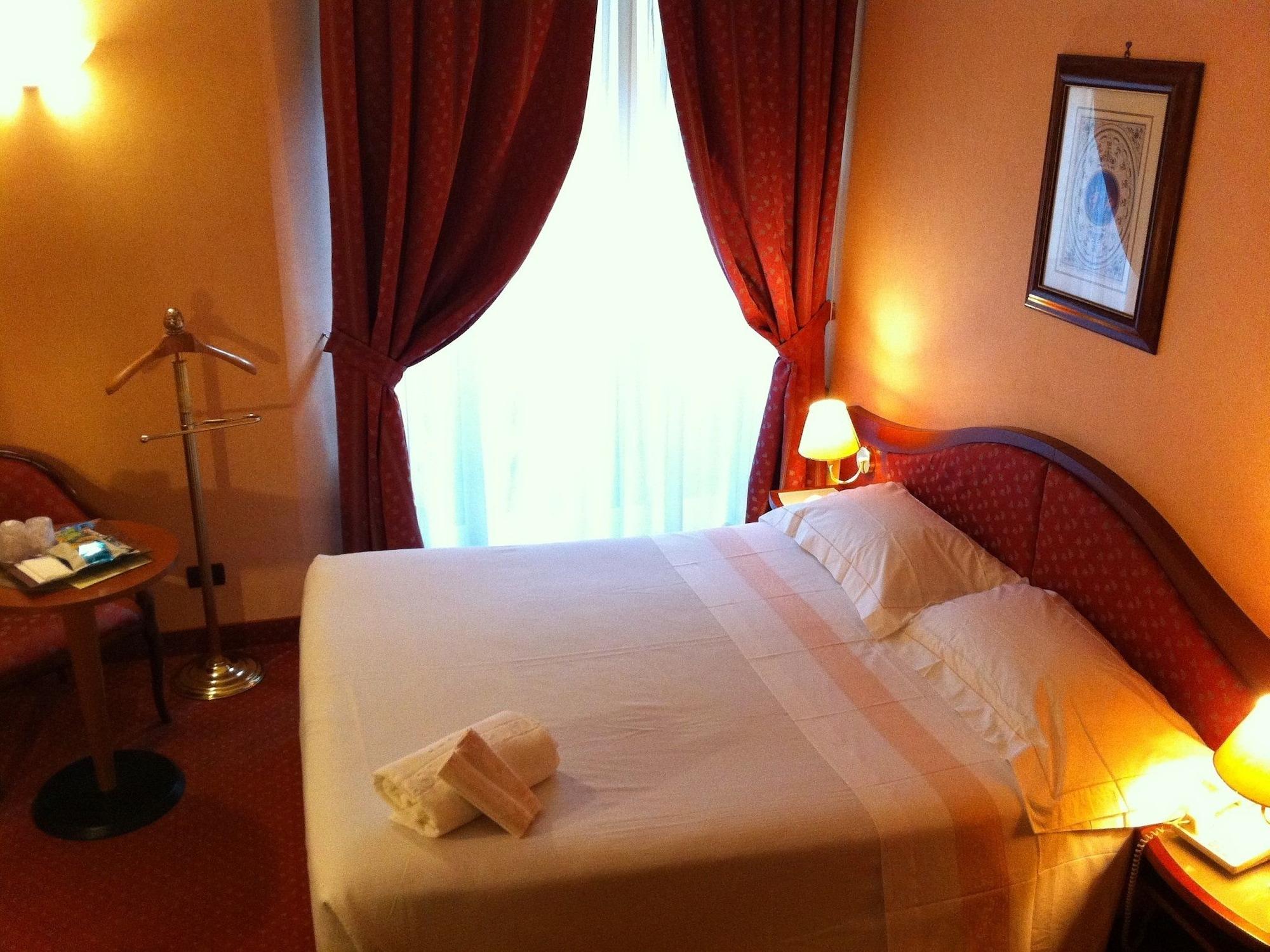 Massimo Plaza Hotel Palermo Exterior photo