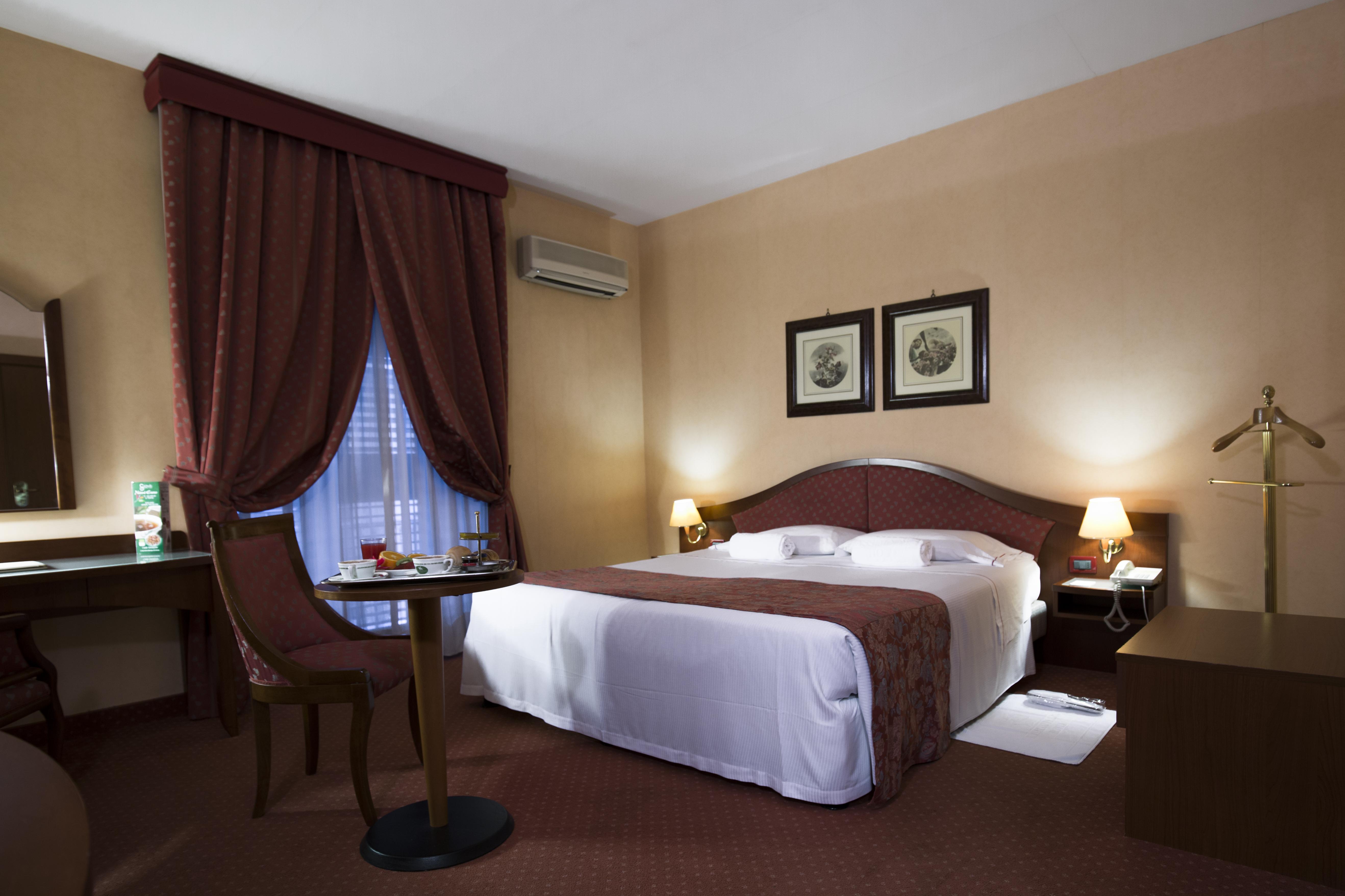 Massimo Plaza Hotel Palermo Exterior photo